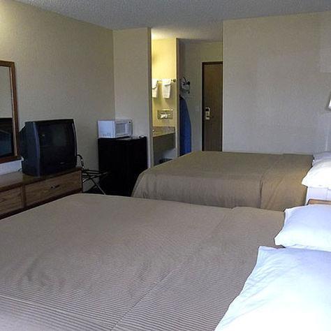 Columbus Inn Room photo
